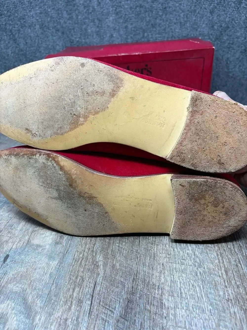 Tricker's London Slippers in Red Velvet w/Gold Rampant Lion Embroidery size 10.5